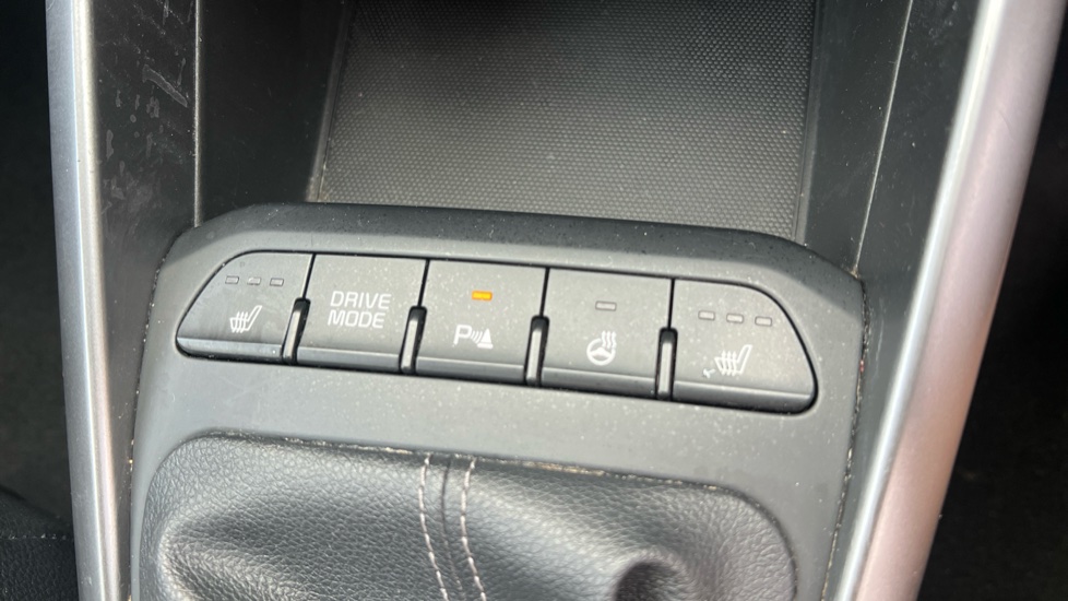Kia Stonic 1.0T GDi 48V GT-Line S 5dr Petrol Estate - Image 38