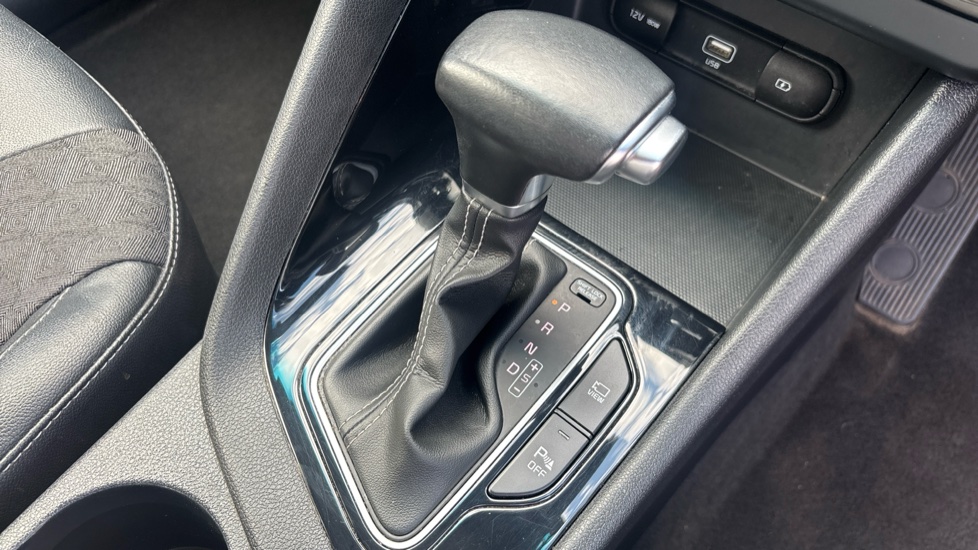 Kia Niro 1.6 GDi Hybrid Connect 5dr DCT Hybrid Estate - Image 13
