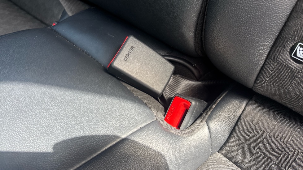 Kia Niro 1.6 GDi Hybrid Connect 5dr DCT Hybrid Estate - Image 17
