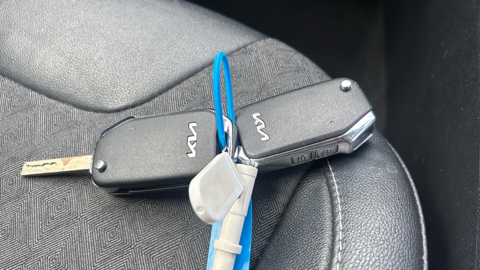 Kia Niro 1.6 GDi Hybrid Connect 5dr DCT Hybrid Estate - Image 20