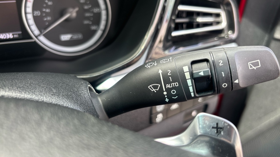 Kia Niro 1.6 GDi Hybrid Connect 5dr DCT Hybrid Estate - Image 23