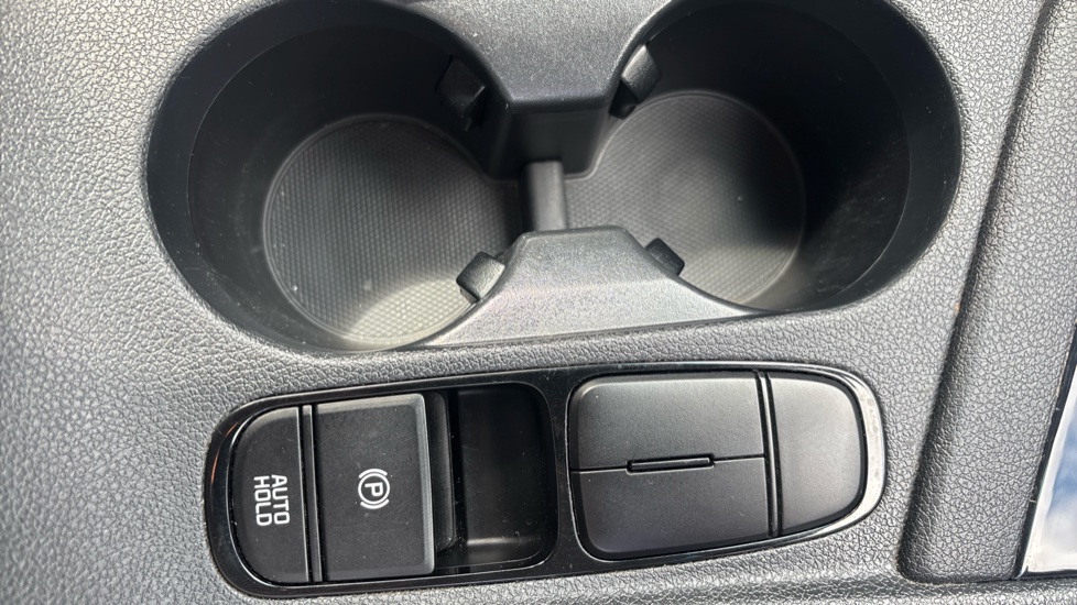Kia Niro 1.6 GDi Hybrid Connect 5dr DCT Hybrid Estate - Image 32
