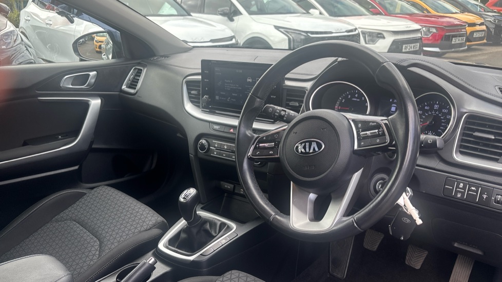 Kia Xceed 1.0T GDi ISG 2 5dr Petrol Hatchback - Image 11