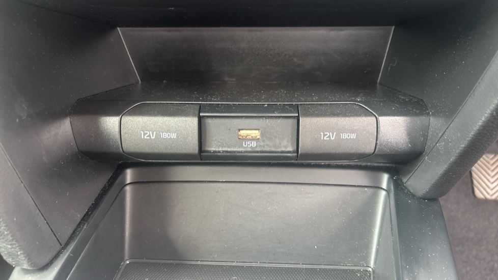 Kia Xceed 1.0T GDi ISG 2 5dr Petrol Hatchback - Image 30
