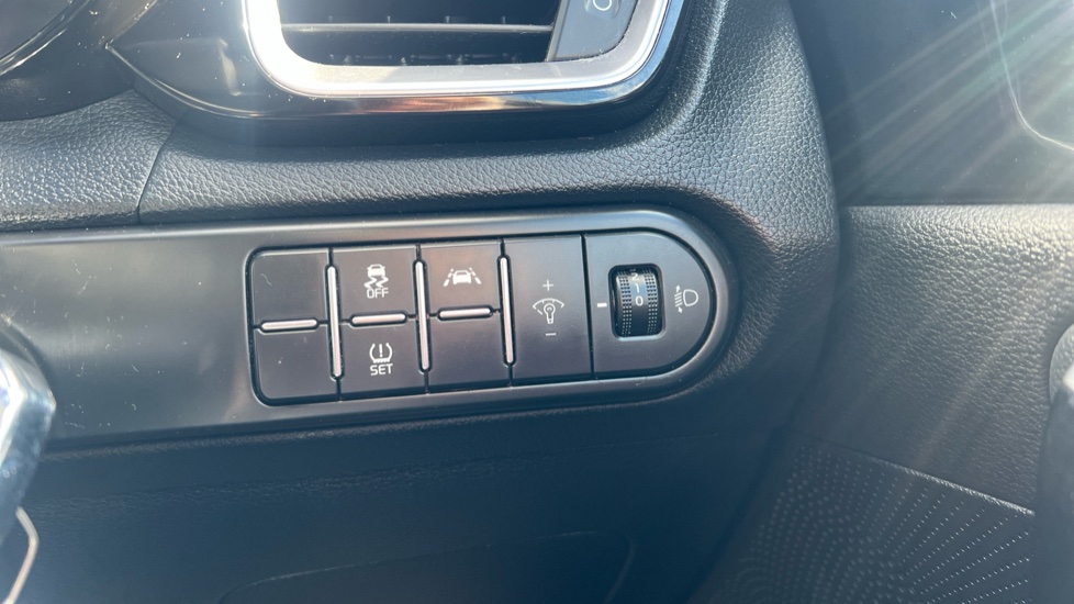 Kia Xceed 1.0T GDi ISG Edition 5dr Petrol Hatchback - Image 32