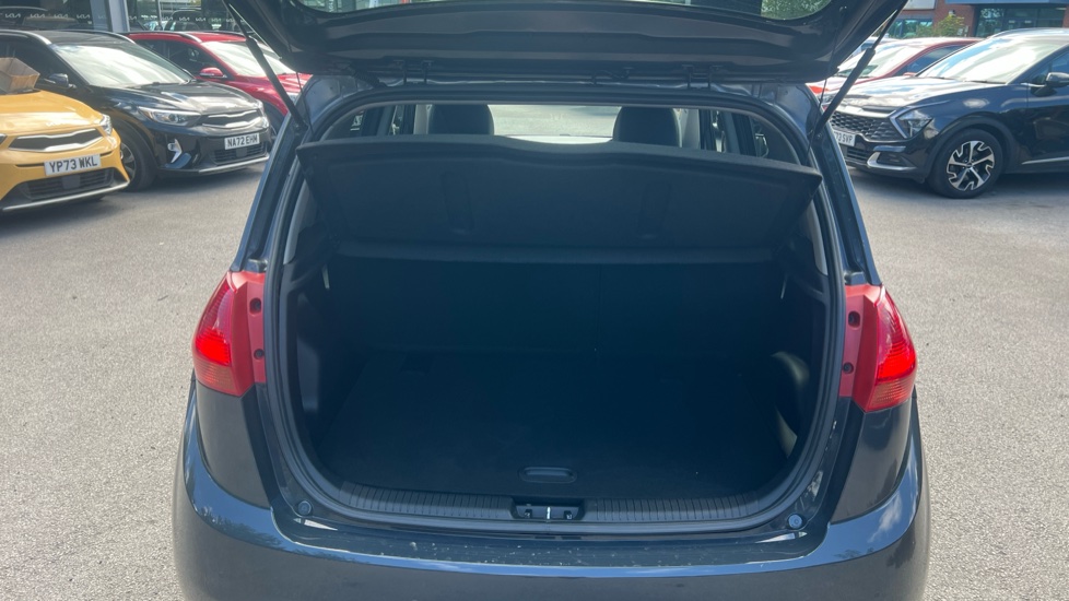 Kia Venga 1.6 3 5dr Auto [6] Petrol Hatchback - Image 4