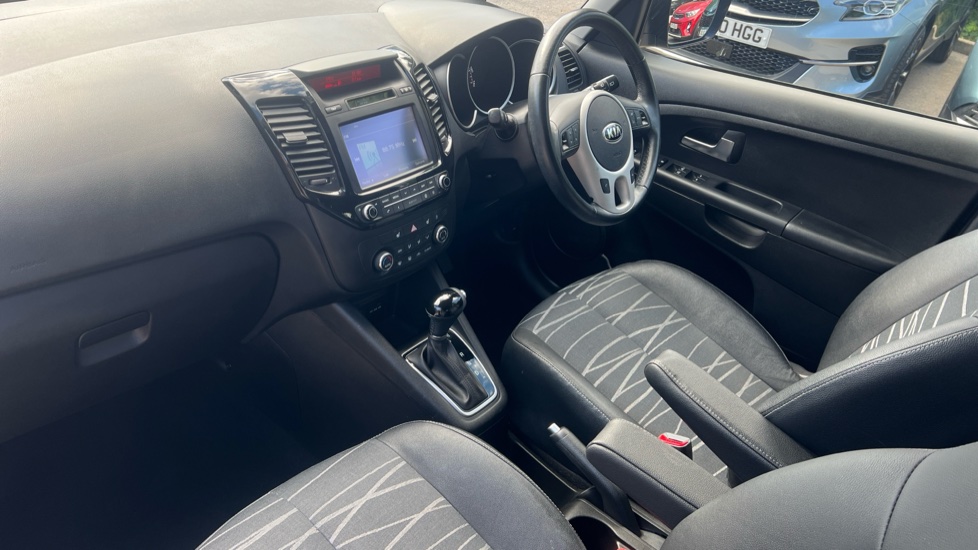 Kia Venga 1.6 3 5dr Auto [6] Petrol Hatchback - Image 9
