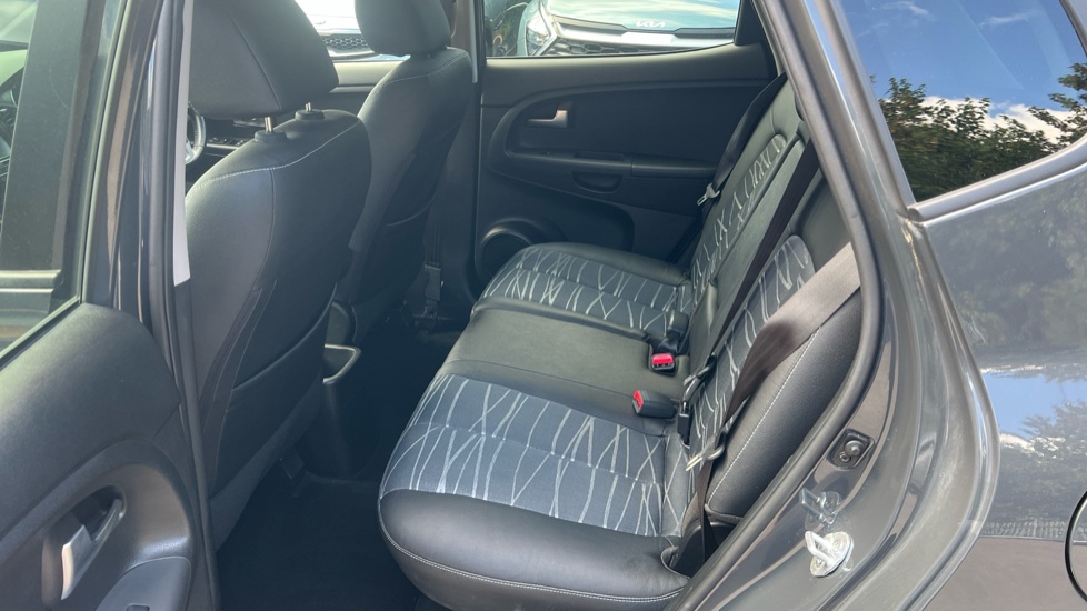 Kia Venga 1.6 3 5dr Auto [6] Petrol Hatchback - Image 16