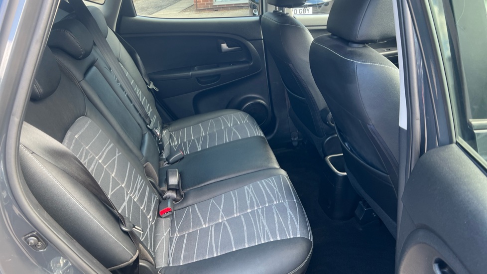 Kia Venga 1.6 3 5dr Auto [6] Petrol Hatchback - Image 25