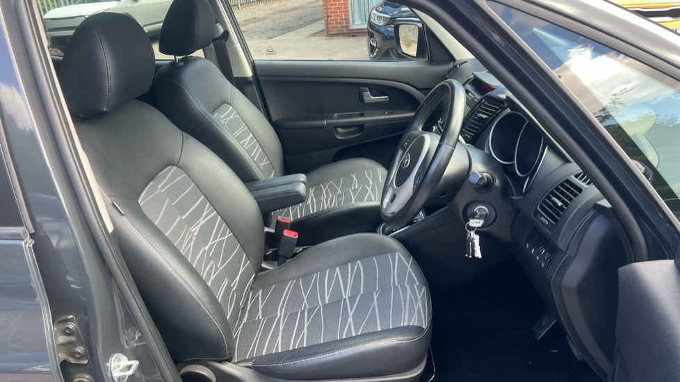 Kia Venga 1.6 3 5dr Auto [6] Petrol Hatchback - Image 26