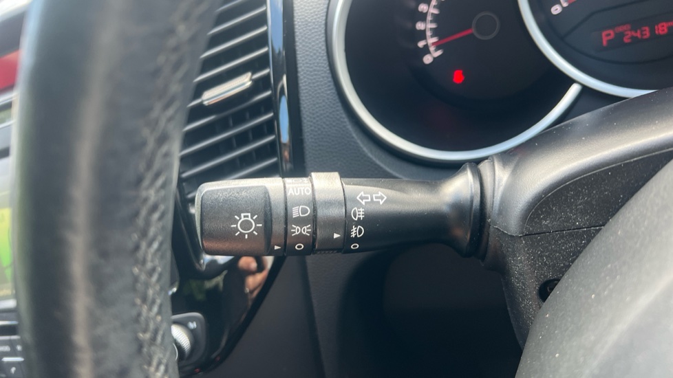 Kia Venga 1.6 3 5dr Auto [6] Petrol Hatchback - Image 29