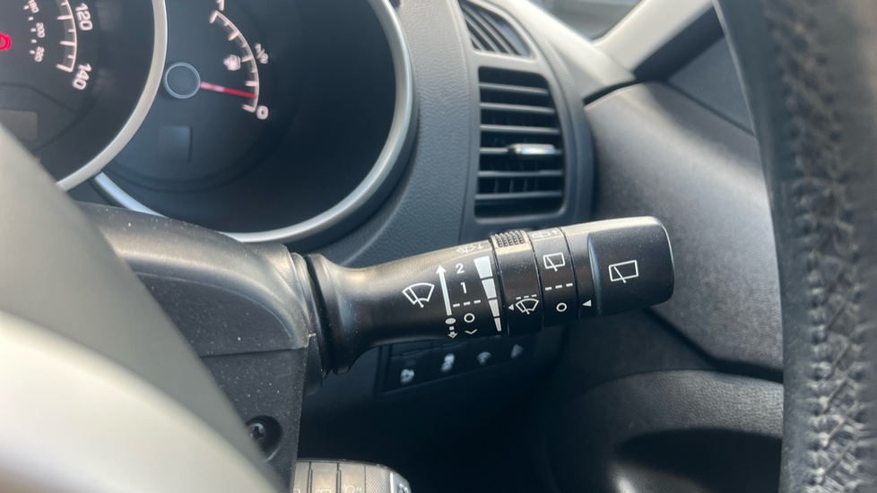 Kia Venga 1.6 3 5dr Auto [6] Petrol Hatchback - Image 30