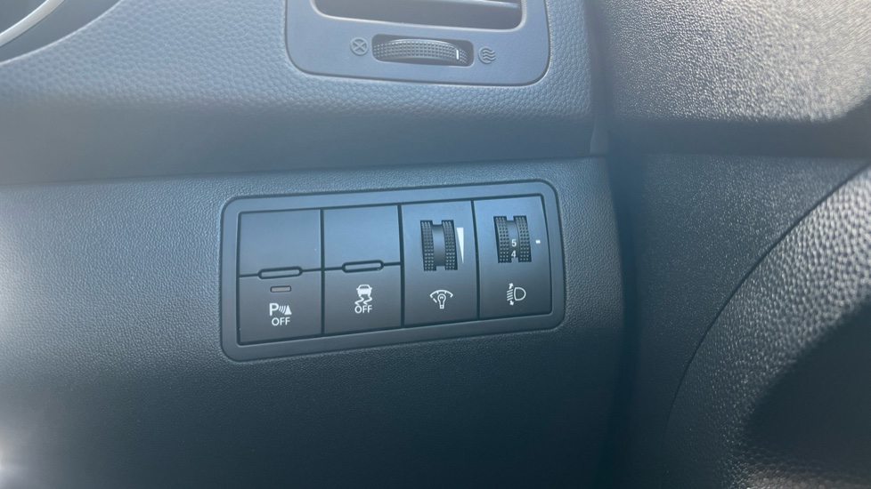 Kia Venga 1.6 3 5dr Auto [6] Petrol Hatchback - Image 31