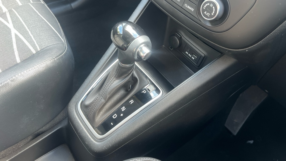 Kia Venga 1.6 3 5dr Auto [6] Petrol Hatchback - Image 37