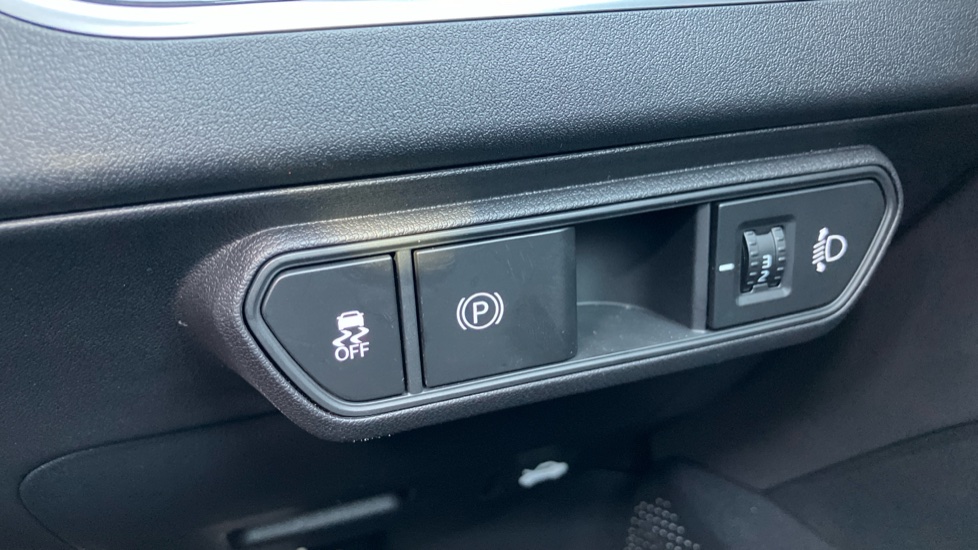 Kia K4 1.0T-GDi 115 48V GT-Line S 5dr DCT Petrol Hatchback - Image 25