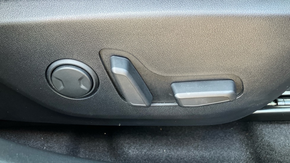 Kia K4 1.0T-GDi 115 48V GT-Line S 5dr DCT Petrol Hatchback - Image 38