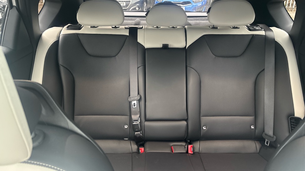 Kia K4 1.0T-GDi 115 48V GT-Line S 5dr DCT Petrol Hatchback - Image 15