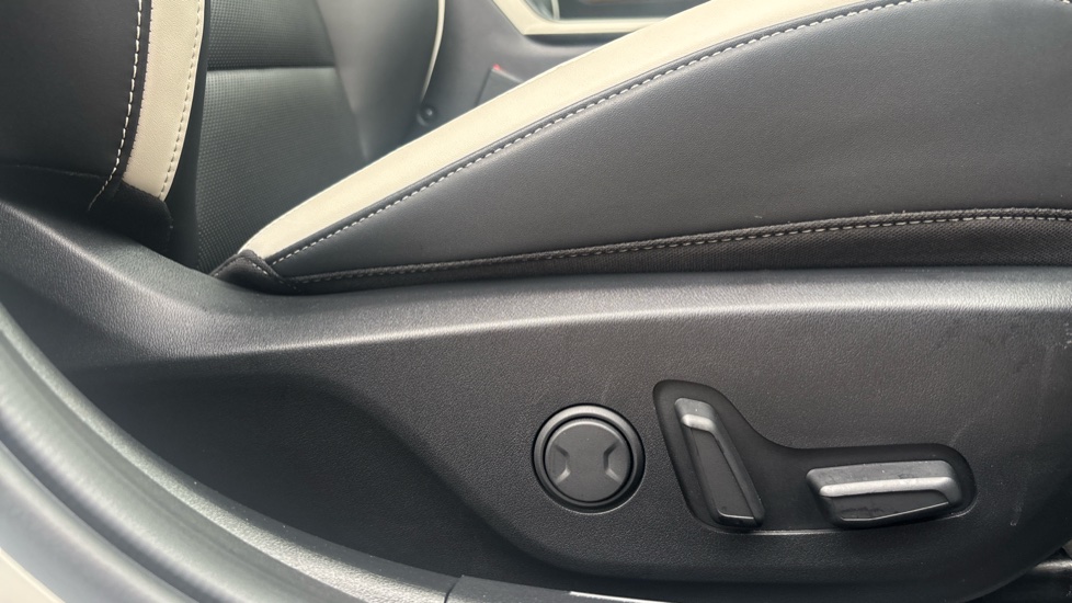 Kia K4 1.0T-GDi 115 48V GT-Line S 5dr DCT Petrol Hatchback - Image 21