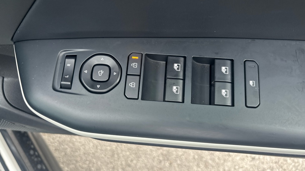 Kia K4 1.0T-GDi 115 48V GT-Line S 5dr DCT Petrol Hatchback - Image 22