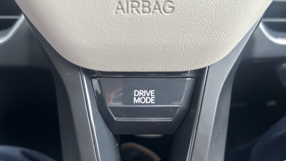 Kia K4 1.0T-GDi 115 48V GT-Line S 5dr DCT Petrol Hatchback - Image 29