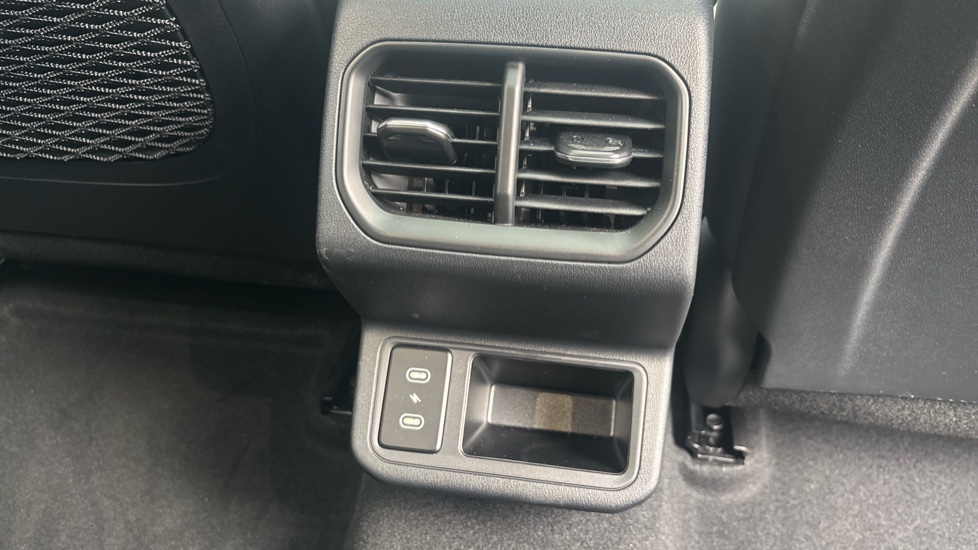 Kia K4 1.0T-GDi 115 48V GT-Line S 5dr DCT Petrol Hatchback - Image 40