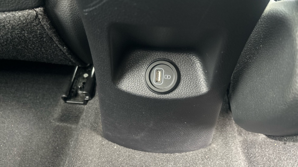Kia Stonic 1.0T GDi 48V 3 5dr DCT Petrol Estate - Image 39