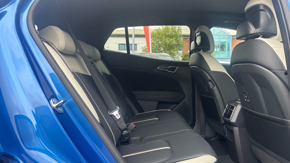 Kia Sportage 1.6T GDi GT-Line S 5dr DCT Petrol Estate - Image 16