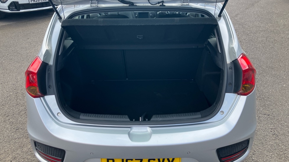 Kia Ceed 1.6 GDi ISG 2 5dr Petrol Hatchback - Image 4