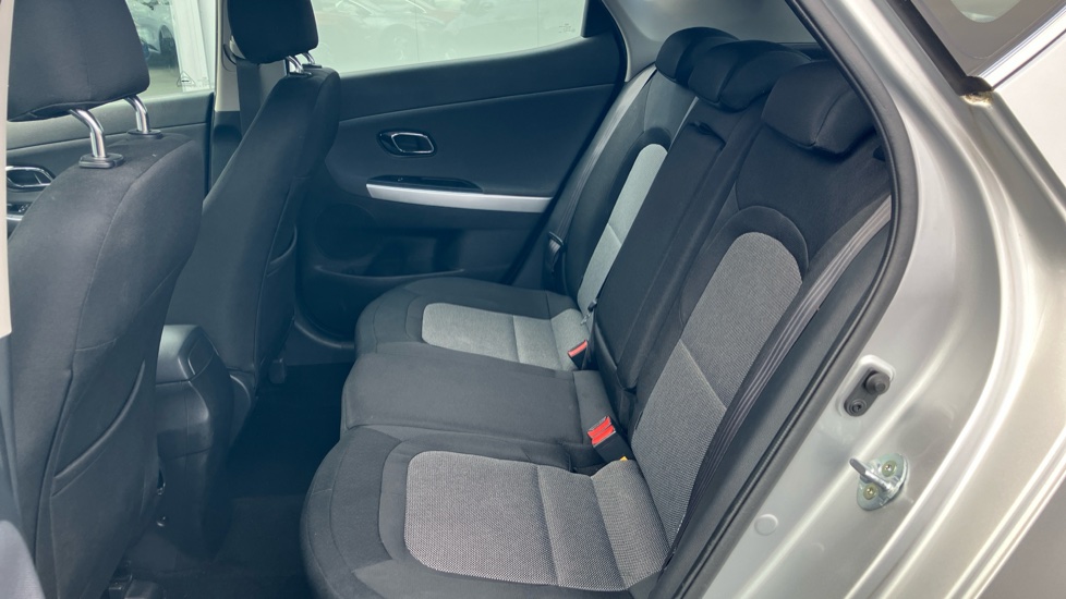 Kia Ceed 1.6 GDi ISG 2 5dr Petrol Hatchback - Image 16