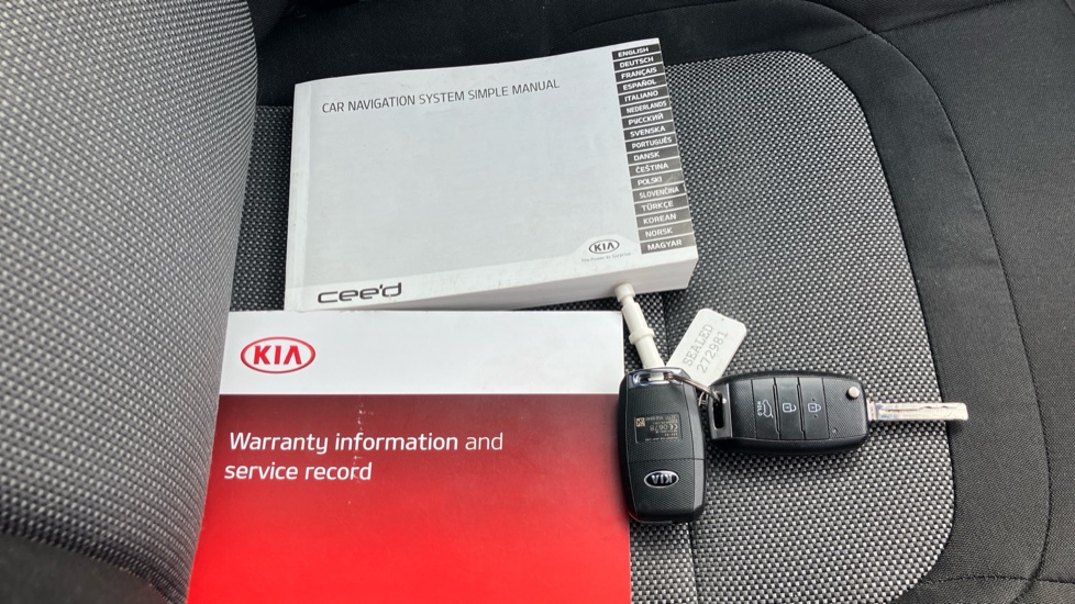 Kia Ceed 1.6 GDi ISG 2 5dr Petrol Hatchback - Image 19