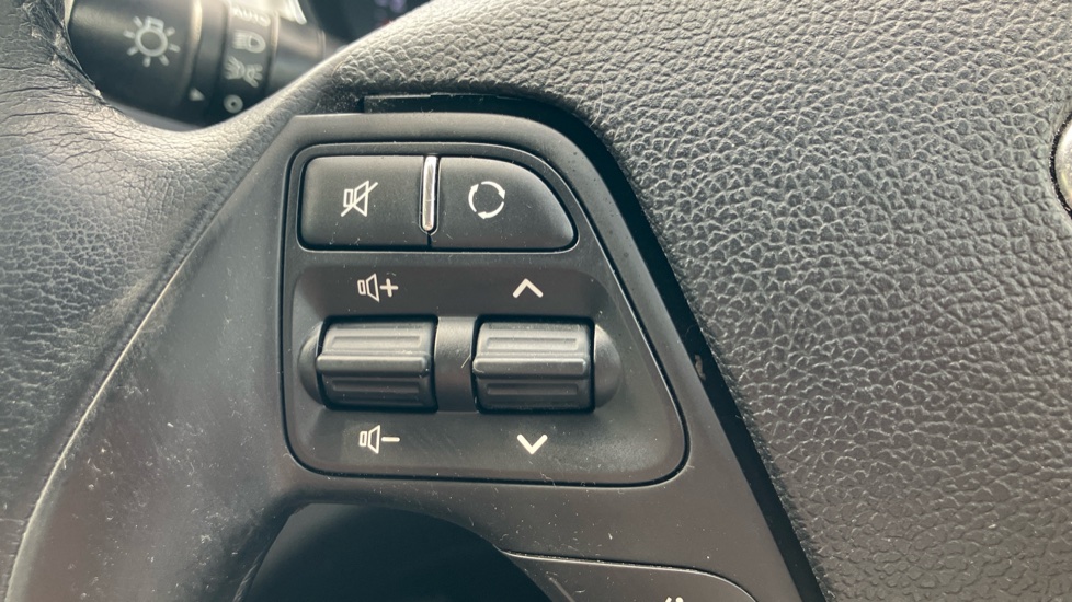 Kia Ceed 1.6 GDi ISG 2 5dr Petrol Hatchback - Image 21