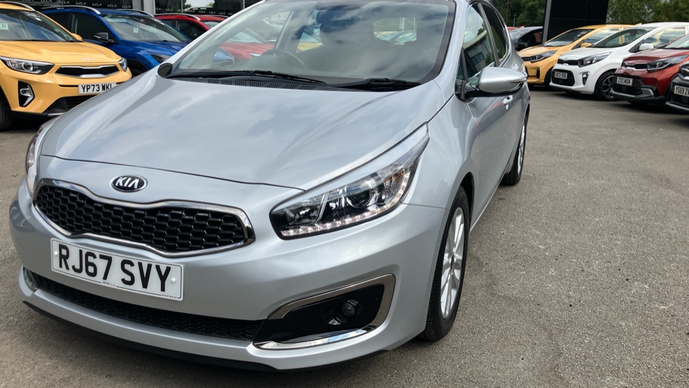 Kia Ceed 1.6 GDi ISG 2 5dr Petrol Hatchback - Image 44