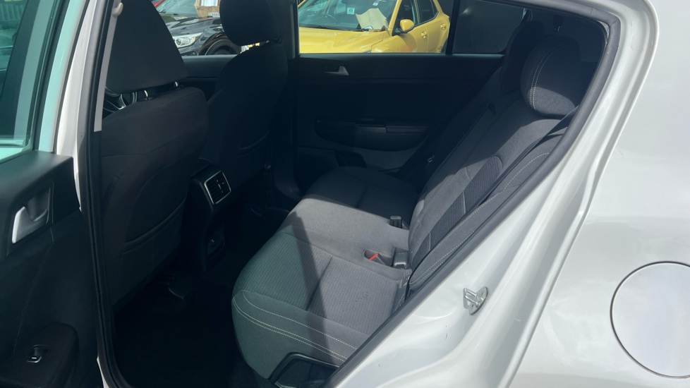 Kia Sportage 1.6 GDi ISG 2 5dr Petrol Estate - Image 16