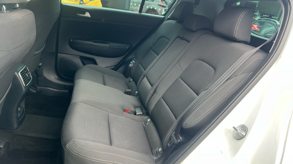 Kia Sportage 1.6 GDi ISG 2 5dr Petrol Estate - Image 23