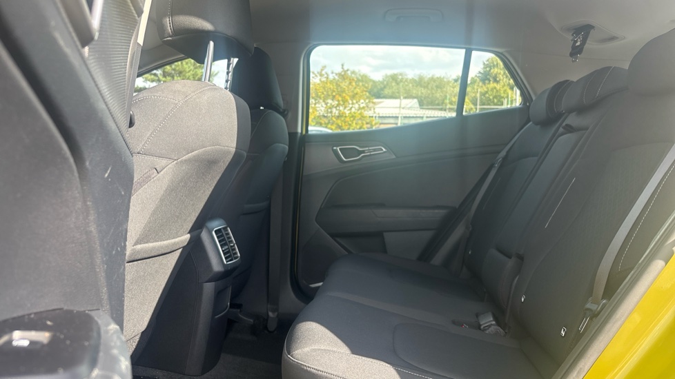 Kia Sportage 1.6T GDi ISG 2 5dr Petrol Estate - Image 16