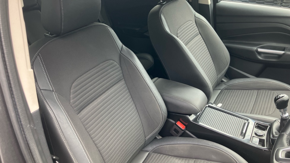 Ford Kuga 2.0 TDCi Titanium 5dr 2WD Diesel Estate - Image 38