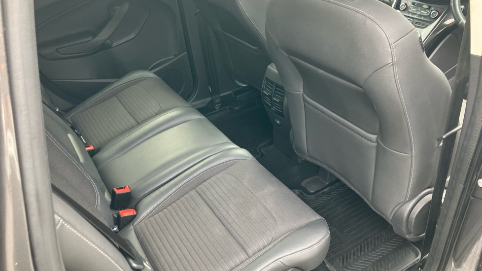 Ford Kuga 2.0 TDCi Titanium 5dr 2WD Diesel Estate - Image 39