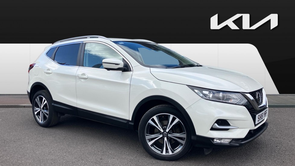 Nissan Qashqai 1.2 DiG-T N-Connecta 5dr Petrol Hatchback - Image 1