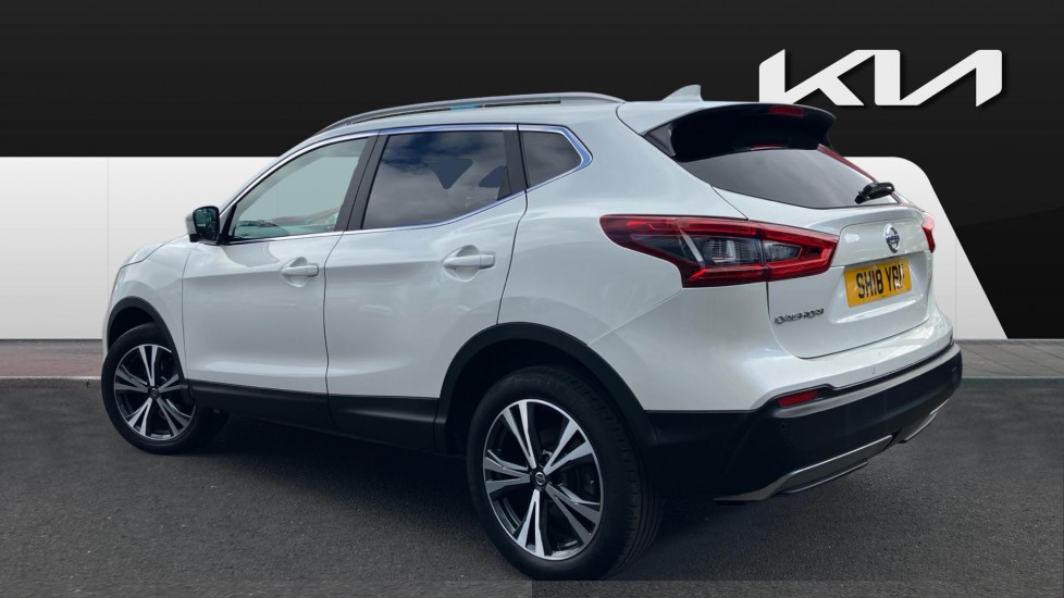 Nissan Qashqai 1.2 DiG-T N-Connecta 5dr Petrol Hatchback - Image 2