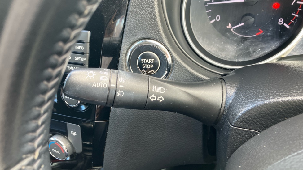 Nissan Qashqai 1.2 DiG-T N-Connecta 5dr Petrol Hatchback - Image 23