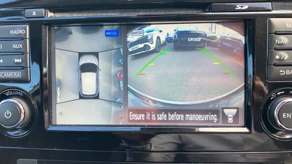 Nissan Qashqai 1.2 DiG-T N-Connecta 5dr Petrol Hatchback - Image 30