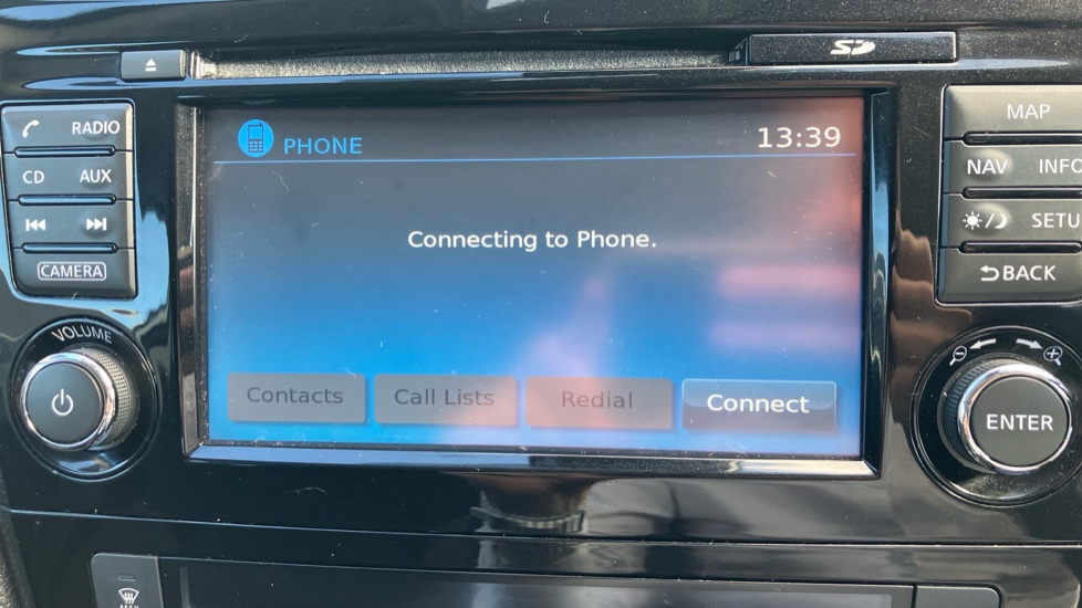 Nissan Qashqai 1.2 DiG-T N-Connecta 5dr Petrol Hatchback - Image 31