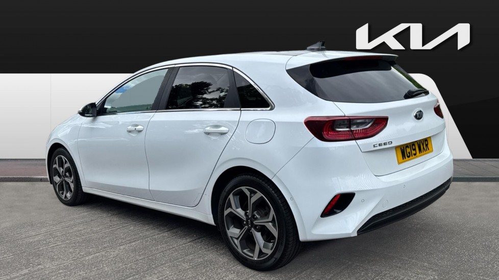 Kia Ceed 1.4T GDi ISG First Edition 5dr Petrol Hatchback - Image 2