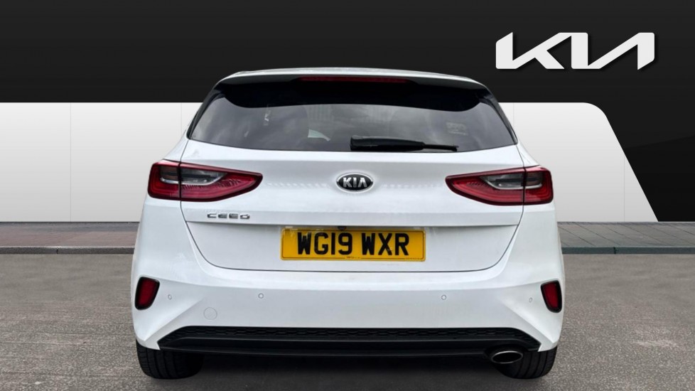 Kia Ceed 1.4T GDi ISG First Edition 5dr Petrol Hatchback - Image 6