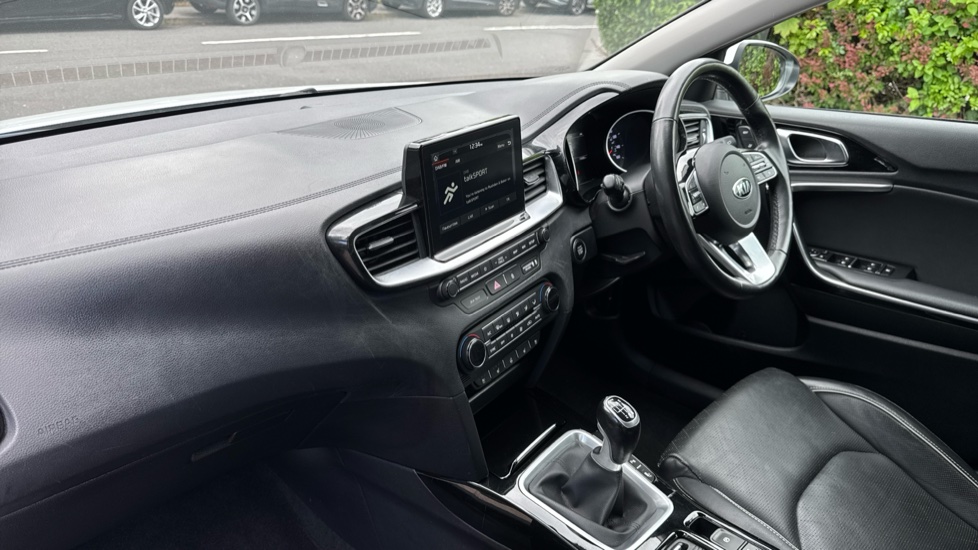 Kia Ceed 1.4T GDi ISG First Edition 5dr Petrol Hatchback - Image 9