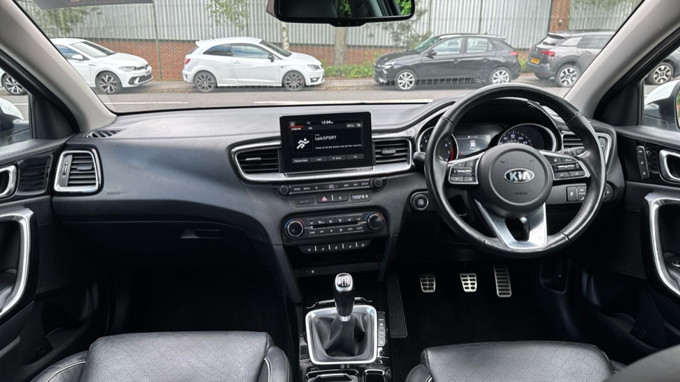 Kia Ceed 1.4T GDi ISG First Edition 5dr Petrol Hatchback - Image 10