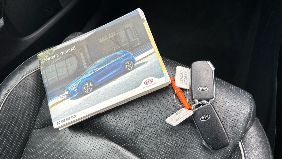 Kia Ceed 1.4T GDi ISG First Edition 5dr Petrol Hatchback - Image 19