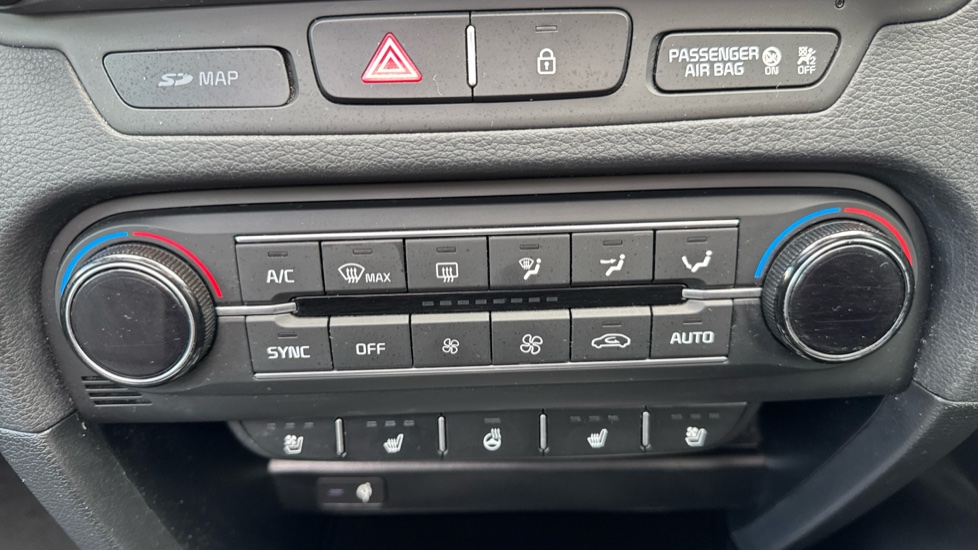 Kia Ceed 1.4T GDi ISG First Edition 5dr Petrol Hatchback - Image 37