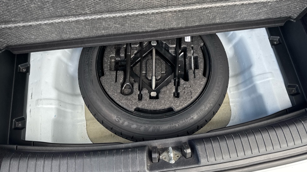 Kia Ceed 1.4T GDi ISG First Edition 5dr Petrol Hatchback - Image 45