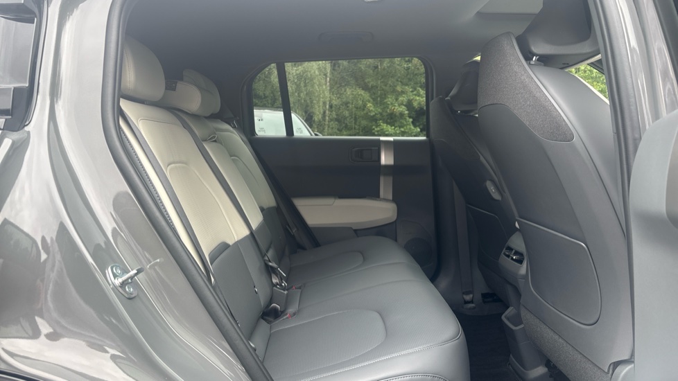 Kia EV3 150kW GT-Line S 81.4kWh 5dr Auto Electric Estate - Image 16